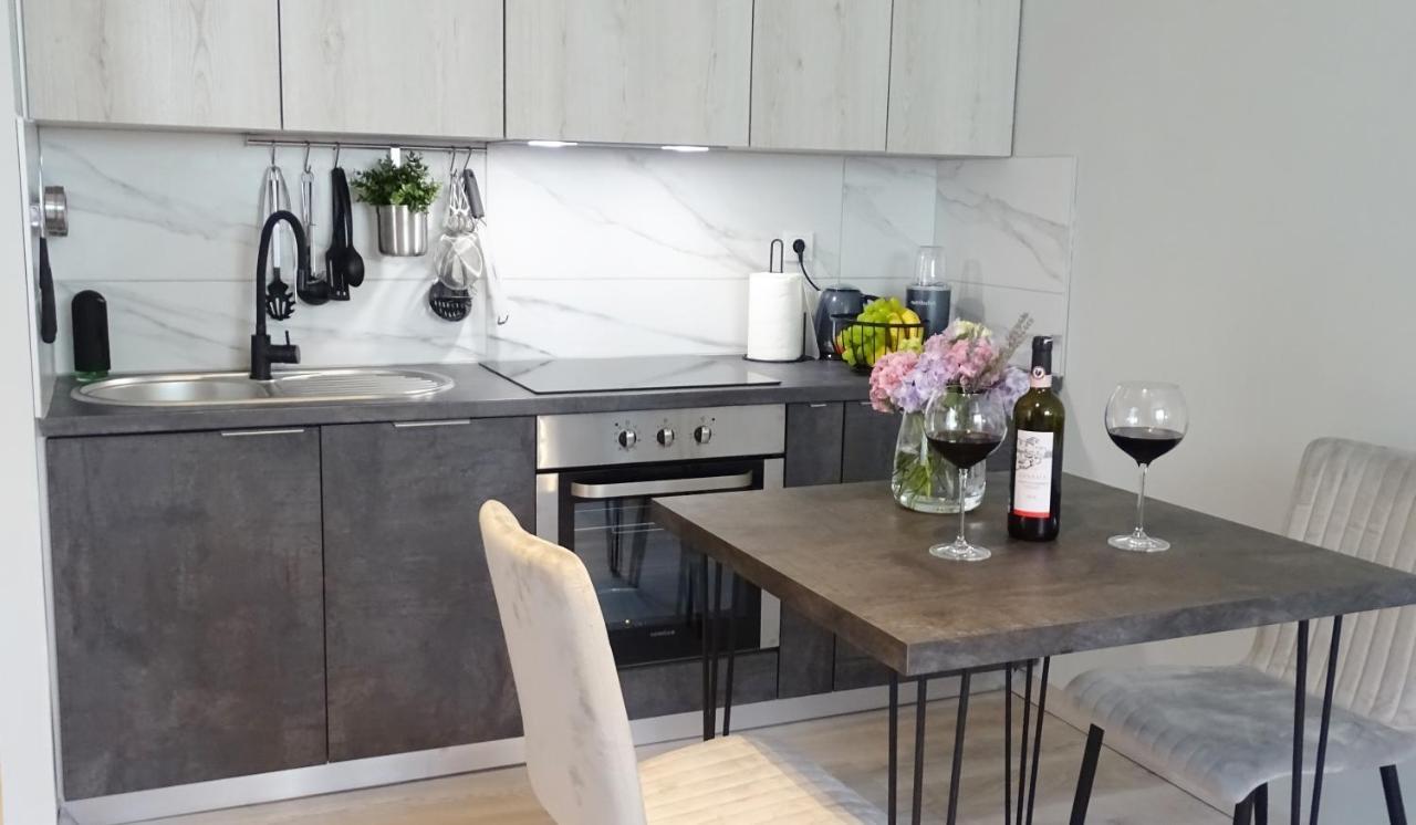Petite Grey Apartment With Free Private Parking Zagreb Ngoại thất bức ảnh