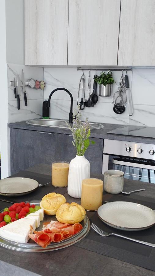 Petite Grey Apartment With Free Private Parking Zagreb Ngoại thất bức ảnh